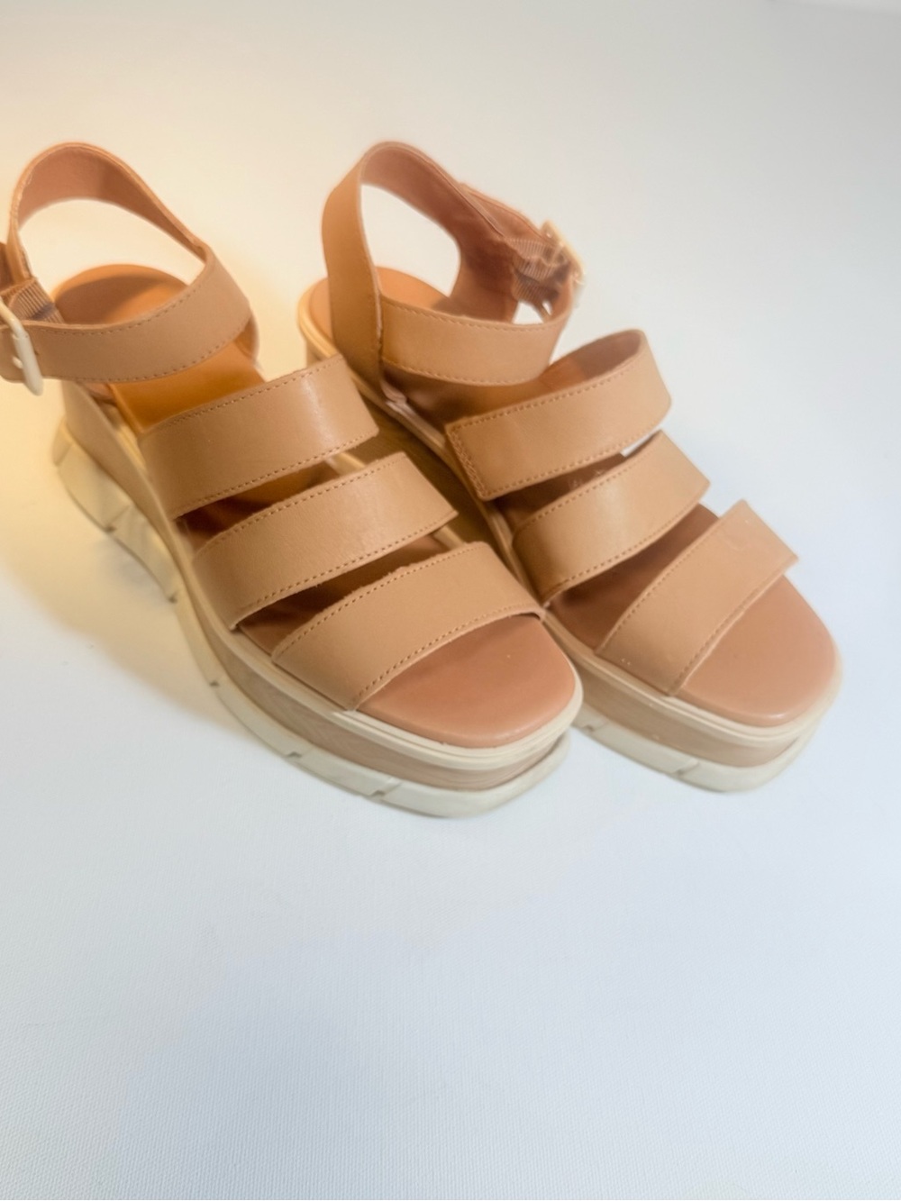SOREL Cameron Flatform Leather Sandals - Beige